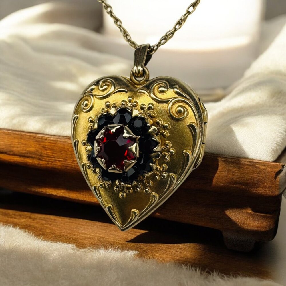 ANTIQUE- 14K Gold- Bohemian Garnet Heart Locket Necklace -17"-Victorian- 4.7g - Picture 9 of 16